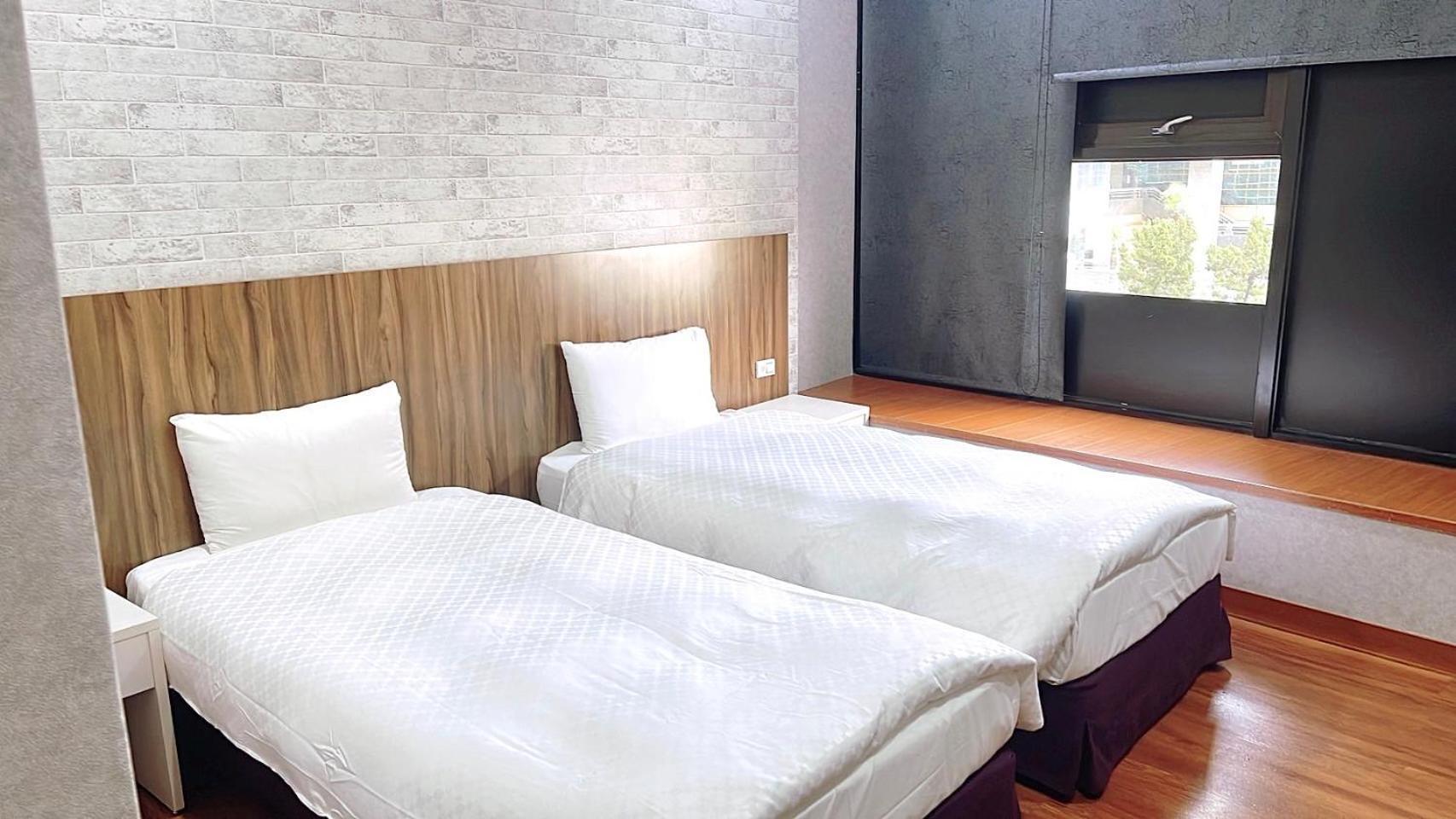 Lan Yin Tie Dao Hotel Тайнань Экстерьер фото