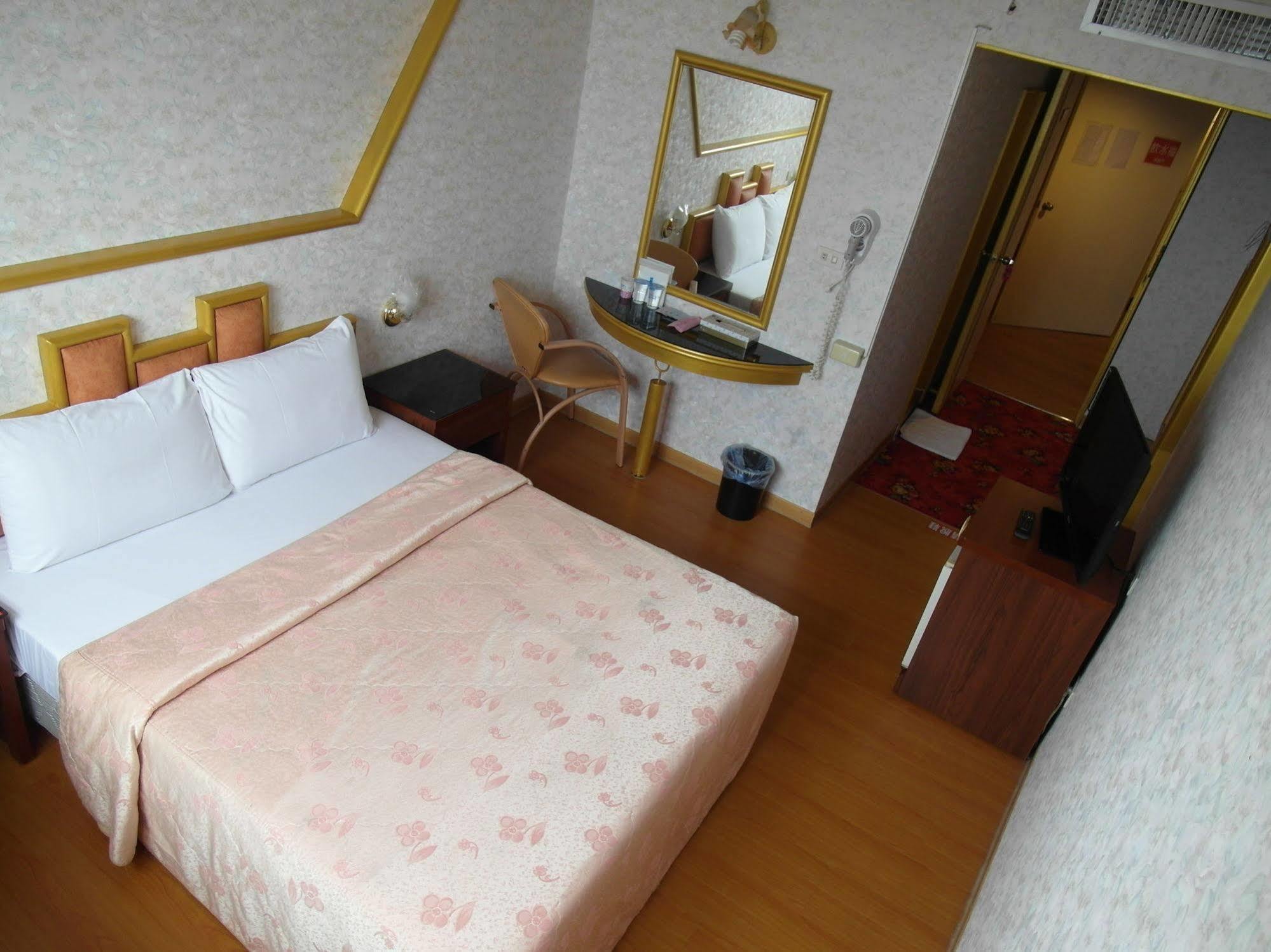 Lan Yin Tie Dao Hotel Тайнань Экстерьер фото